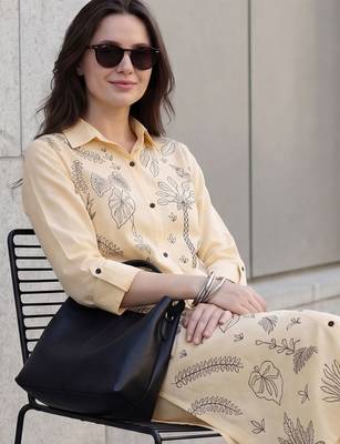 Women Floral Printed Regular Pure Cotton Kurta with Trousers 6