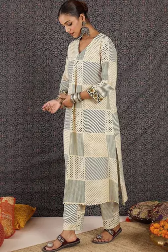 Women Printed Regular Pure Cotton Kurta with Trousers