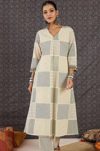 Women Printed Regular Pure Cotton Kurta with Trousers