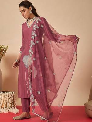 Women Ethnic Motifs Embroidered Regular Thread Work Kurta with Trousers & With Dupatta 3