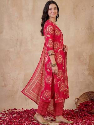 Women Floral Printed Regular Chanderi Silk Kurta with Trousers & With Dupatta 3