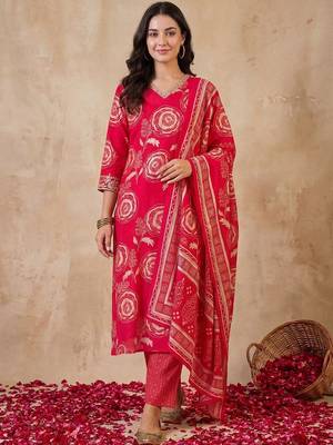Women Floral Printed Regular Chanderi Silk Kurta with Trousers & With Dupatta 6