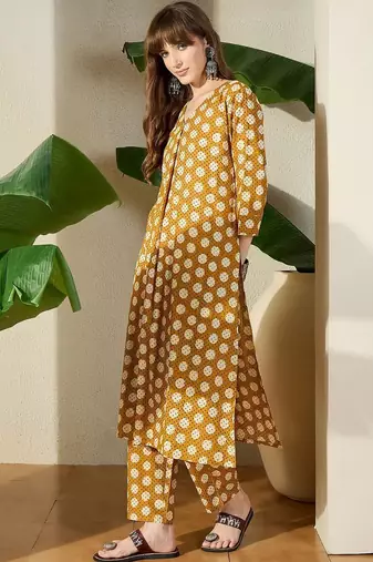 Women Printed Regular Pure Cotton Kurta with Trousers