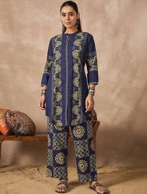 Women Ethnic Motifs Printed Regular Pure Cotton Kurta with Trousers 2