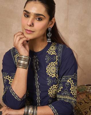 Women Ethnic Motifs Printed Regular Pure Cotton Kurta with Trousers 4