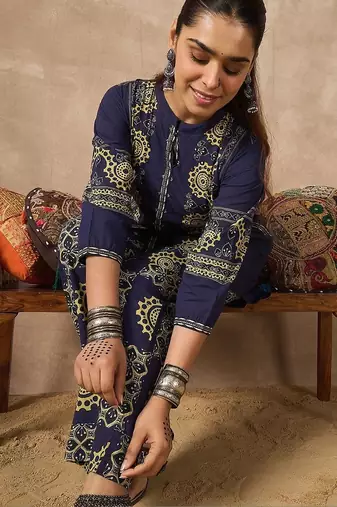 Women Ethnic Motifs Printed Regular Pure Cotton Kurta with Trousers