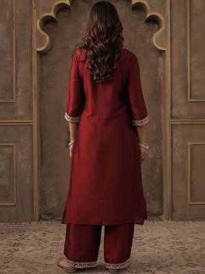 Women Ethnic Motifs Embroidered Regular Thread Work Liva Kurta with Palazzos 3