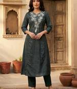 Women Ethnic Motifs Embroidered Regular Thread Work Kurta with Trousers