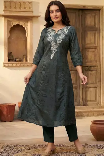 Women Ethnic Motifs Embroidered Regular Thread Work Kurta with Trousers