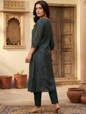 Women Ethnic Motifs Embroidered Regular Thread Work Kurta with Trousers 4