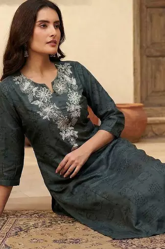 Women Ethnic Motifs Embroidered Regular Thread Work Kurta with Trousers