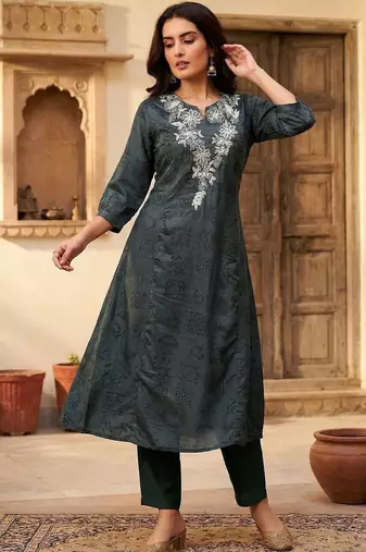 Women Ethnic Motifs Embroidered Regular Thread Work Kurta with Trousers