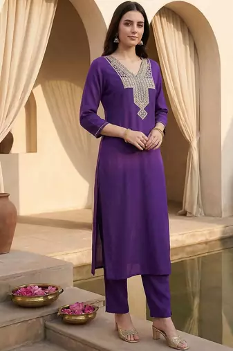 Women Ethnic Motifs Embroidered Regular Thread Work Kurta with Trousers