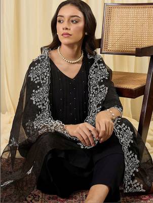 Women Ethnic Motifs Regular Thread Work Kurta with Trousers & With Dupatta 5