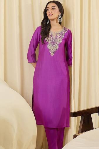 Women Ethnic Motifs Embroidered Regular Thread Work Kurta with Trousers