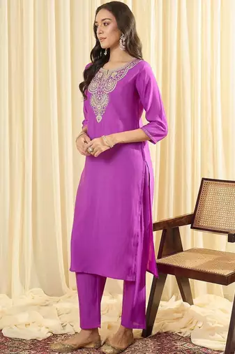 Women Ethnic Motifs Embroidered Regular Thread Work Kurta with Trousers