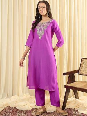 Women Ethnic Motifs Embroidered Regular Thread Work Kurta with Trousers 6