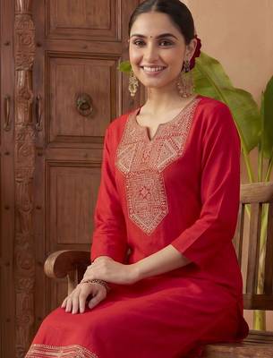 Women Ethnic Motifs Embroidered Regular Thread Work Kurta with Trousers 2