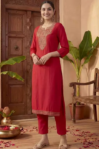 Women Ethnic Motifs Embroidered Regular Thread Work Kurta with Trousers