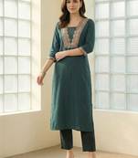 Women Ethnic Motifs Embroidered Regular Thread Work Kurta with Trousers