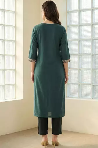 Women Ethnic Motifs Embroidered Regular Thread Work Kurta with Trousers