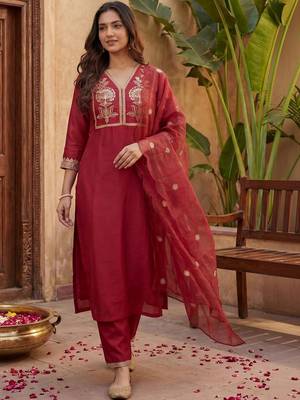 Women Ethnic Motifs Embroidered Regular Thread Work Kurta with Trousers & With Dupatta 1