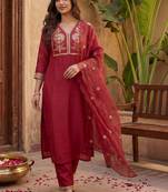 Women Ethnic Motifs Embroidered Regular Thread Work Kurta with Trousers & With Dupatta