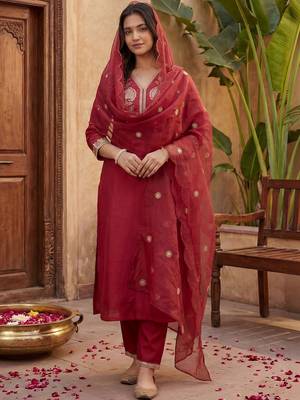 Women Ethnic Motifs Embroidered Regular Thread Work Kurta with Trousers & With Dupatta 3