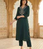 Women Ethnic Motifs Embroidered Regular Thread Work Kurta with Trousers