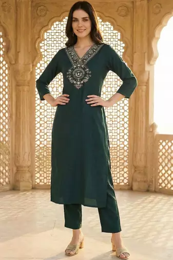 Women Ethnic Motifs Embroidered Regular Thread Work Kurta with Trousers