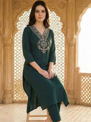 Women Ethnic Motifs Embroidered Regular Thread Work Kurta with Trousers 4