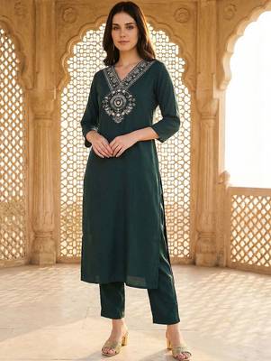 Women Ethnic Motifs Embroidered Regular Thread Work Kurta with Trousers 5