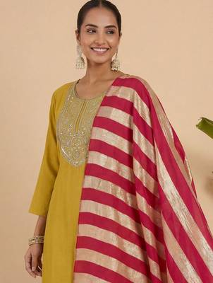 Women Ethnic Motifs Embroidered Regular Thread Work Kurta with Trousers & With Dupatta 2