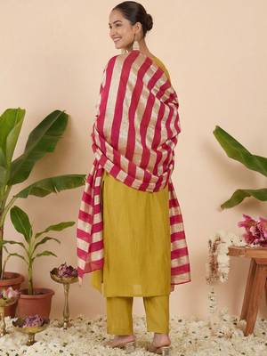 Women Ethnic Motifs Embroidered Regular Thread Work Kurta with Trousers & With Dupatta 4