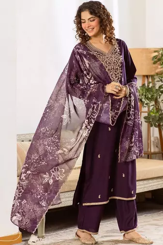Women Floral Embroidered Regular Thread Work Kurta with Trousers & With Dupatta