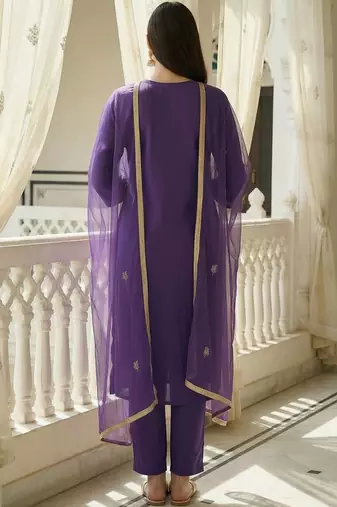 Women Ethnic Motifs Embroidered Regular Thread Work Kurta with Trousers & With Dupatta