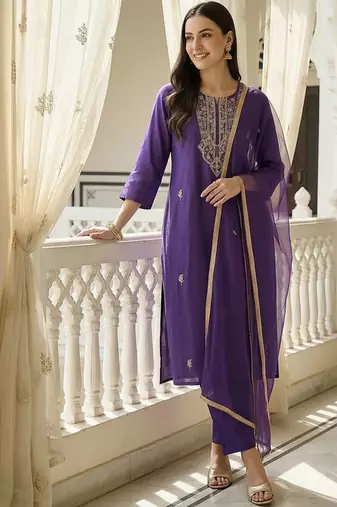 Women Ethnic Motifs Embroidered Regular Thread Work Kurta with Trousers & With Dupatta