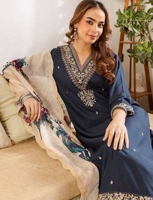 Women Ethnic Motifs Embroidered Regular Thread Work Kurta With Salwar & Dupatta 5