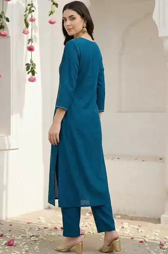 Women Ethnic Motifs Embroidered Regular Thread Work Kurta with Trousers