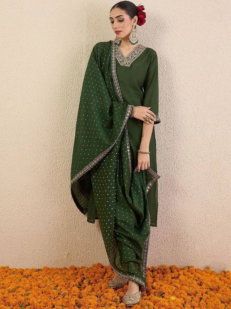 Women Ethnic Motifs Embroidered Regular Thread Work Kurta with Trousers & With Dupatta