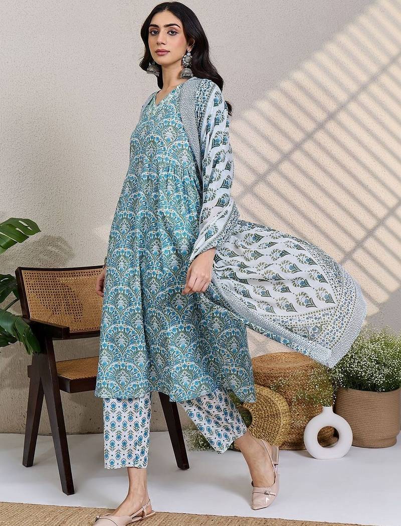 Women Printed Regular Thread Work Pure Cotton Kurta with Trousers & Dupatta