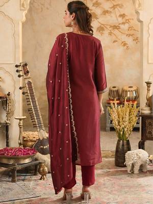 Women Ethnic Motifs Embroidered Regular Thread Work Kurta with Trousers & With Dupatta 3