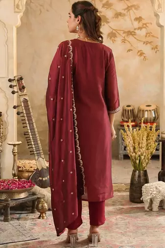 Women Ethnic Motifs Embroidered Regular Thread Work Kurta with Trousers & With Dupatta