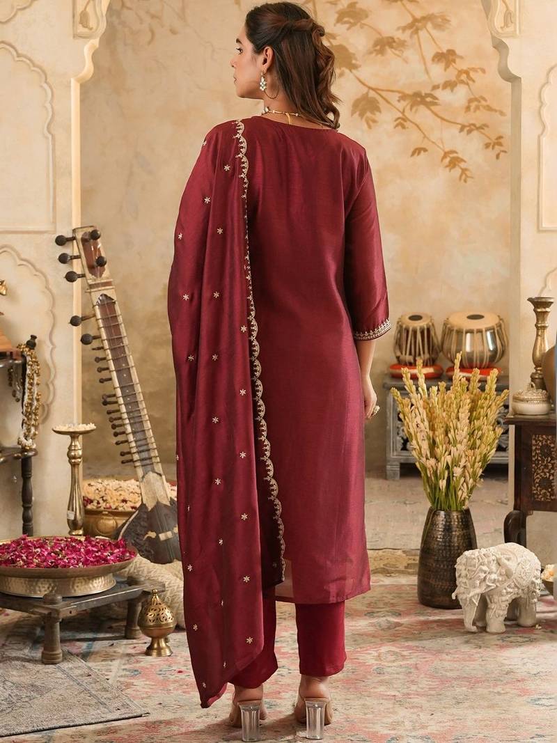 Women Ethnic Motifs Embroidered Regular Thread Work Kurta with Trousers & With Dupatta