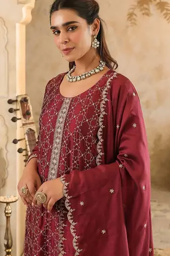 Women Ethnic Motifs Embroidered Regular Thread Work Kurta with Trousers & With Dupatta