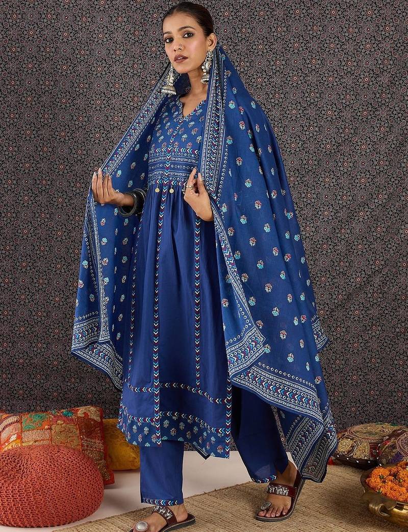 Women Ethnic Motifs Printed Regular Sequinned Pure Cotton Kurta with Trousers & With Dupatta