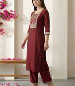 Women Ethnic Motifs Embroidered Regular Thread Work Liva Kurta with Trousers