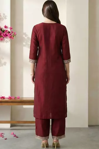 Women Ethnic Motifs Embroidered Regular Thread Work Liva Kurta with Trousers