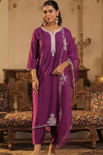 Women Ethnic Motifs Embroidered Regular Thread Work Liva Kurta with Trousers & With Dupatta