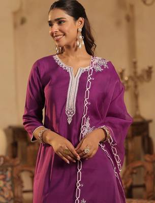 Women Ethnic Motifs Embroidered Regular Thread Work Liva Kurta with Trousers & With Dupatta 2